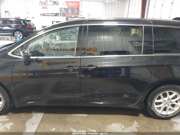 2018 CHRYSLER PACIFICA TOURING — I117