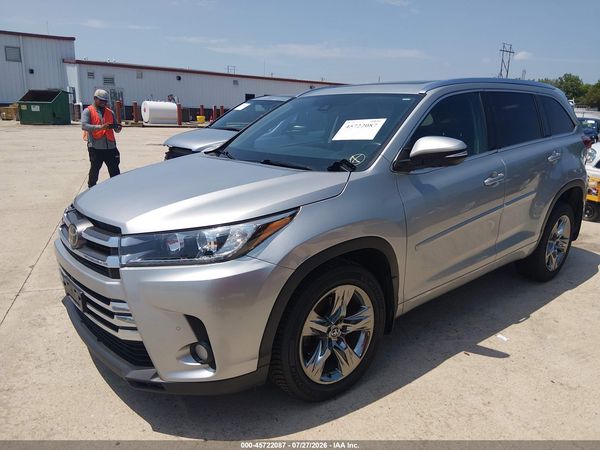 2017 TOYOTA HIGHLANDER LIMITED PLATINUM