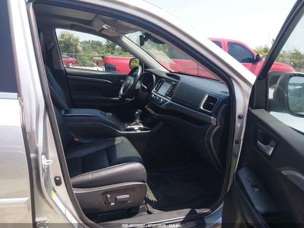2017 TOYOTA HIGHLANDER LIMITED PLATINUM