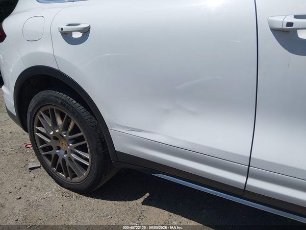 2016 PORSCHE CAYENNE