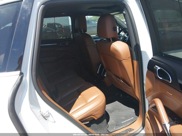 2016 PORSCHE CAYENNE
