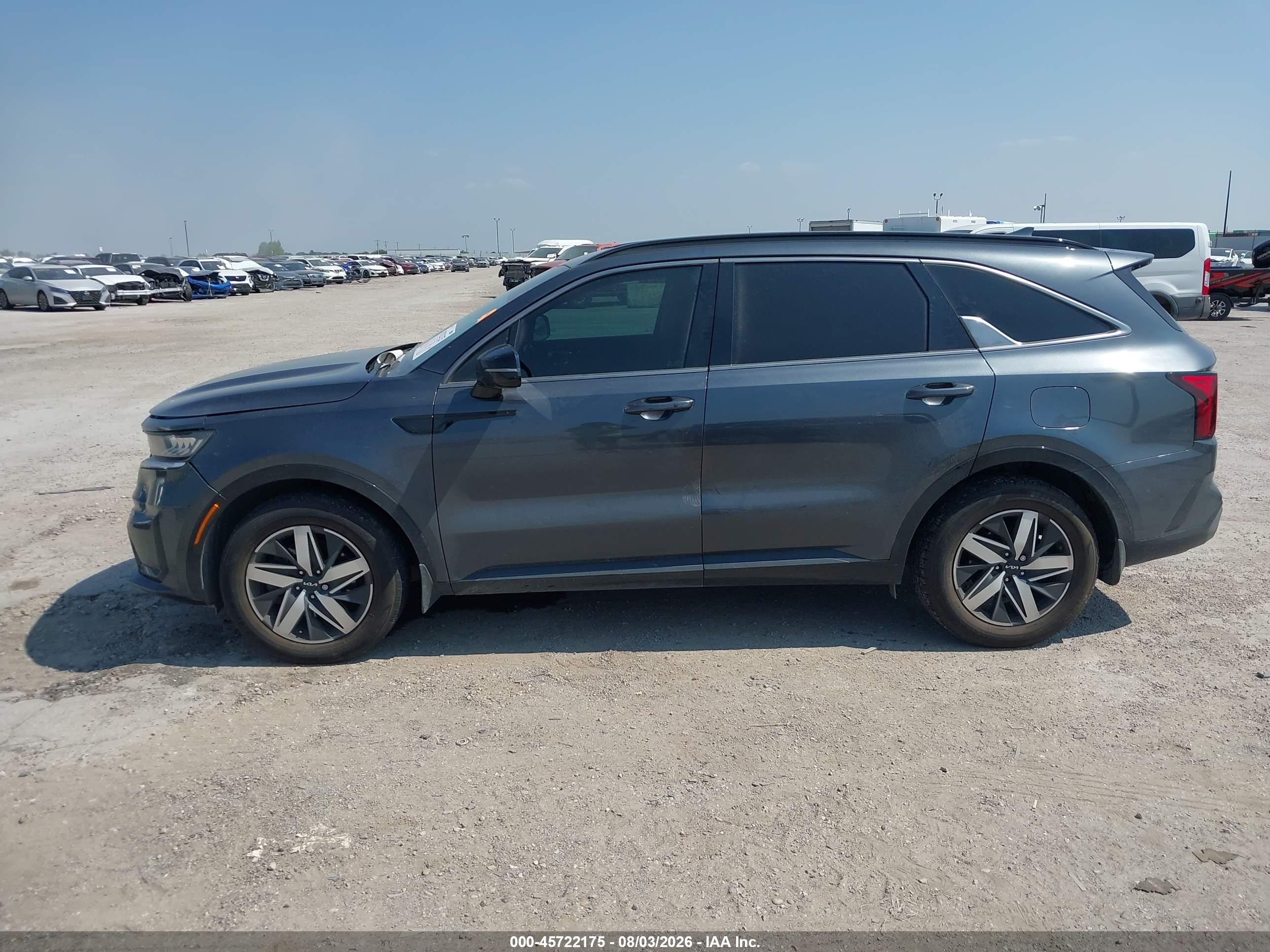 2022 KIA SORENTO S