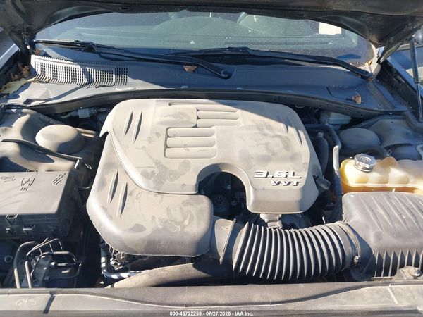 2014 CHRYSLER 300 300S — I10
