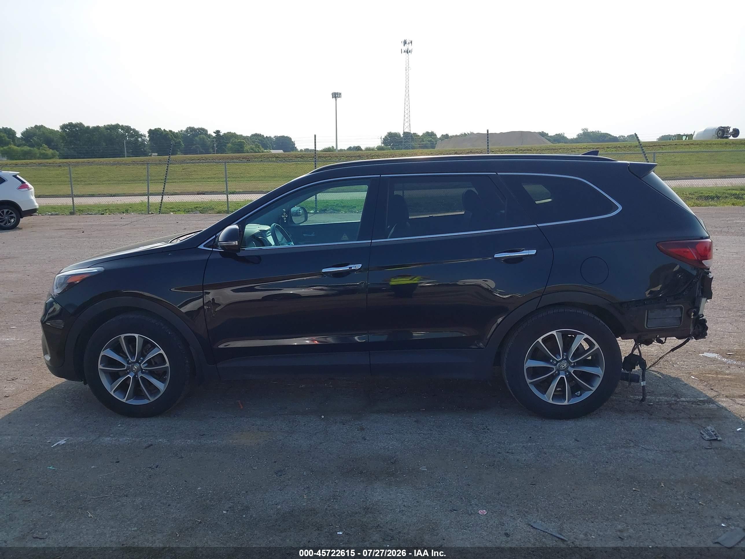2018 HYUNDAI SANTA FE SE