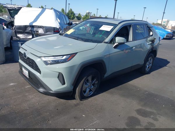 2022 TOYOTA RAV4 XLE