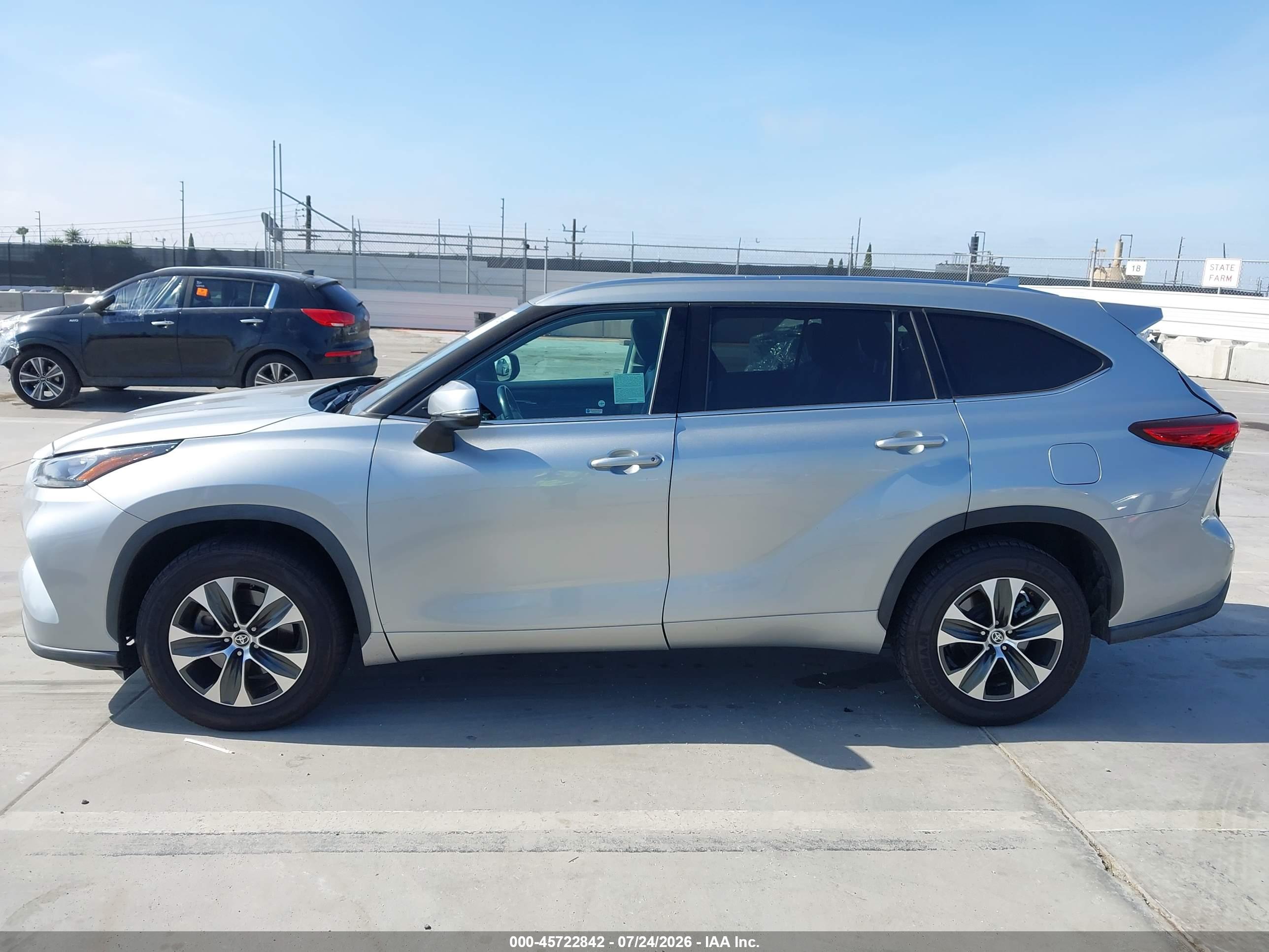 2020 TOYOTA HIGHLANDER XLE