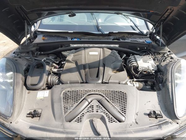 2021 PORSCHE MACAN TURBO — I10
