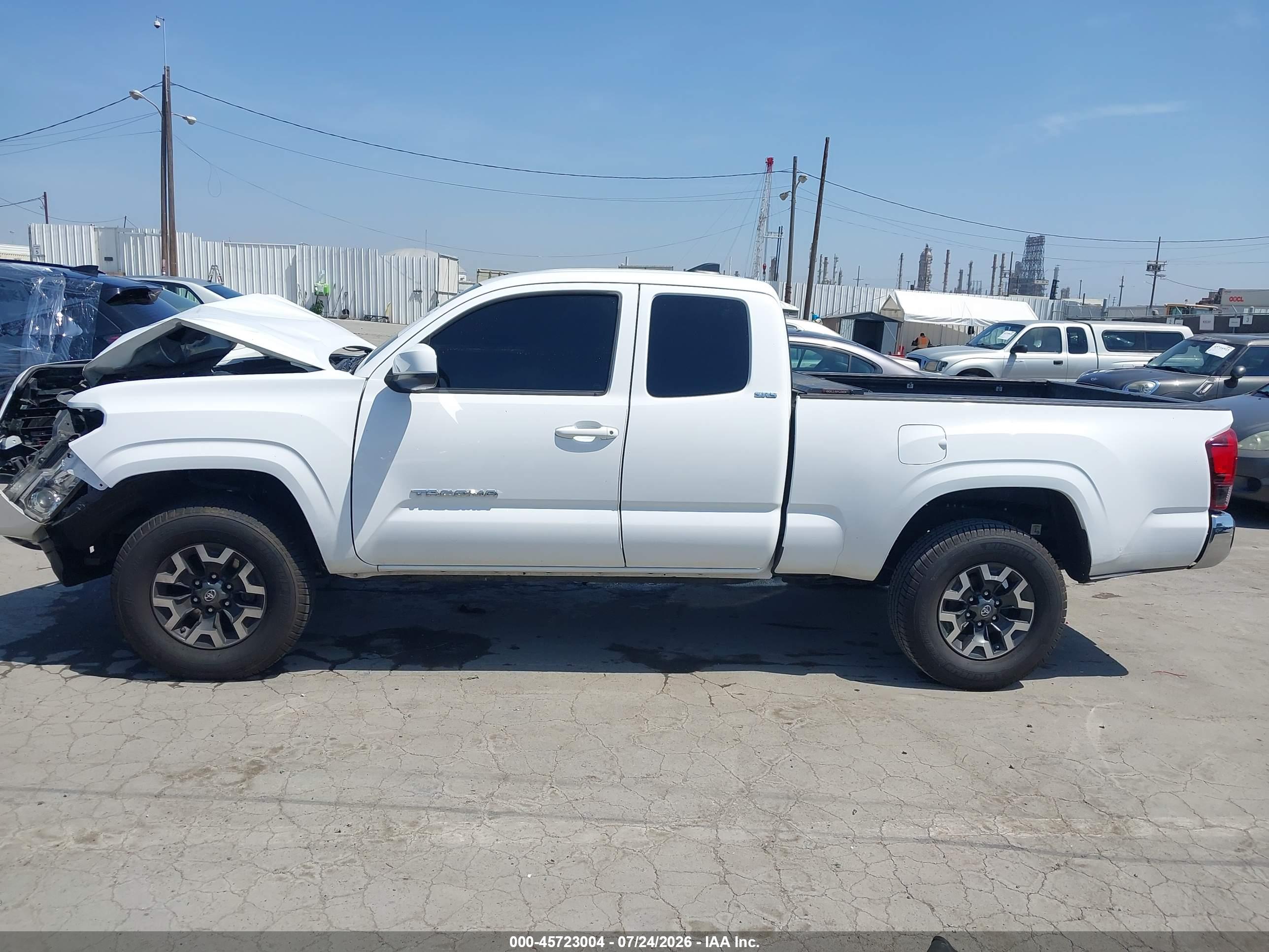 2018 TOYOTA TACOMA SR5