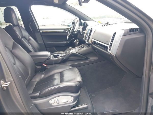 2017 PORSCHE CAYENNE S
