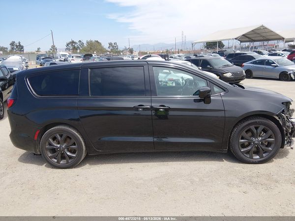 2020 CHRYSLER PACIFICA TOURING
