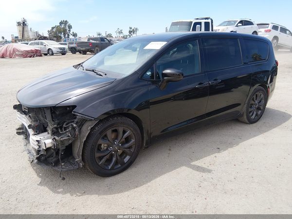 2020 CHRYSLER PACIFICA TOURING