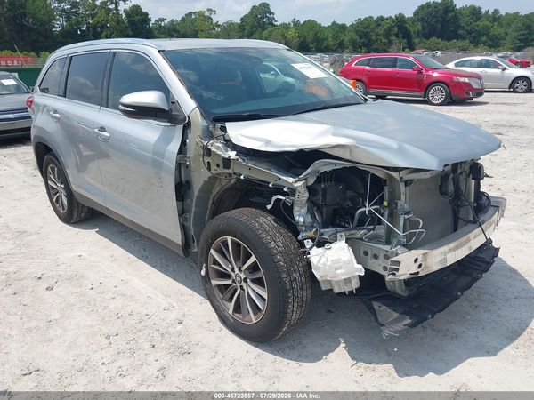 2019 TOYOTA HIGHLANDER XLE