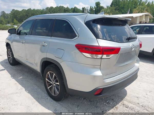2019 TOYOTA HIGHLANDER XLE