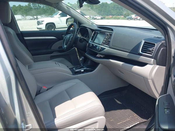 2019 TOYOTA HIGHLANDER XLE