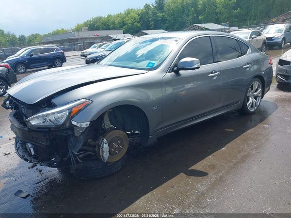 2016 INFINITI Q70 3.7X