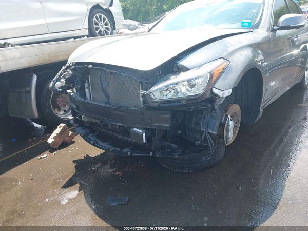 2016 INFINITI Q70 3.7X