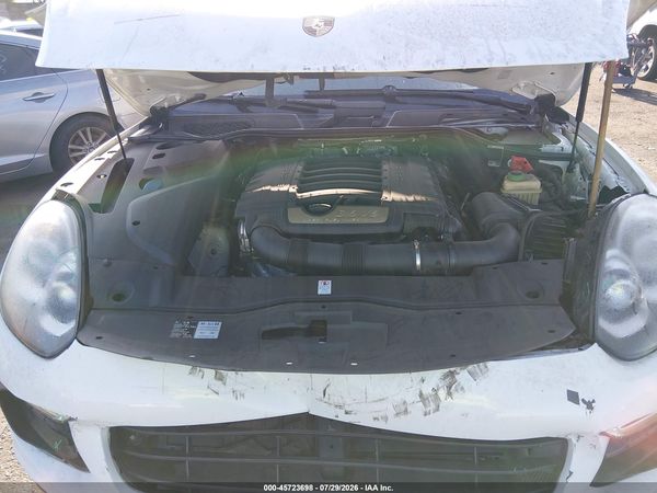 2016 PORSCHE CAYENNE