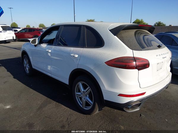 2016 PORSCHE CAYENNE