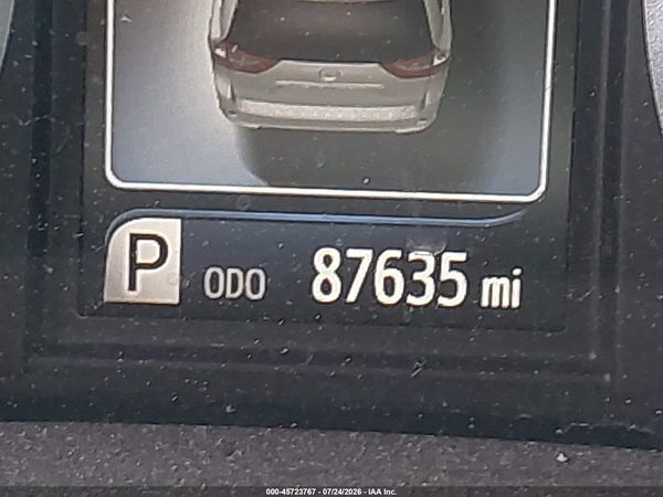 2015 TOYOTA SIENNA XLE 8 PASSENGER — I118