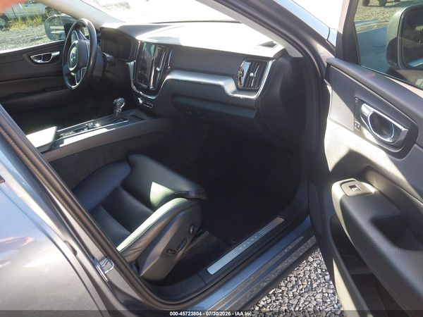 2019 VOLVO XC60 T5 MOMENTUM