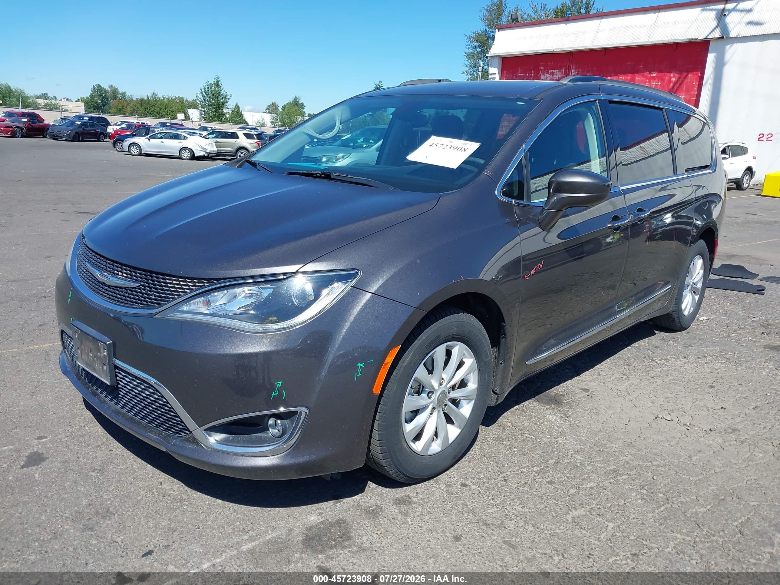 2017 CHRYSLER PACIFICA TOURING-L — I2