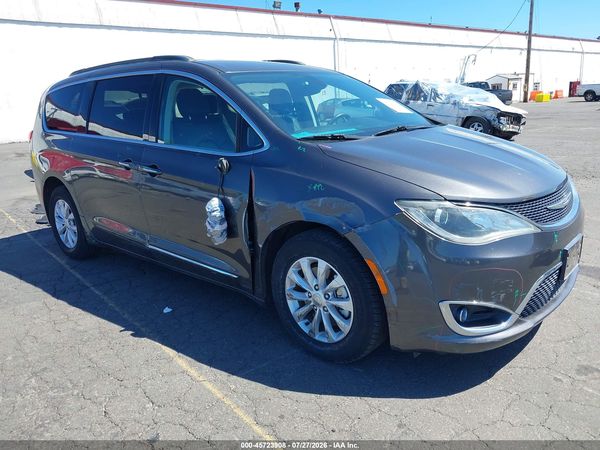 2017 CHRYSLER PACIFICA TOURING-L — I1