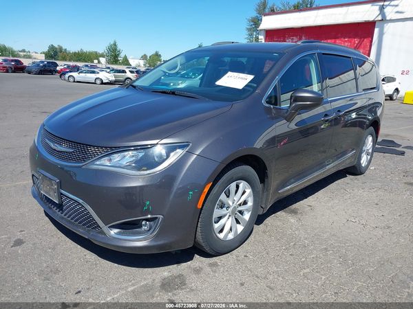 2017 CHRYSLER PACIFICA — I2