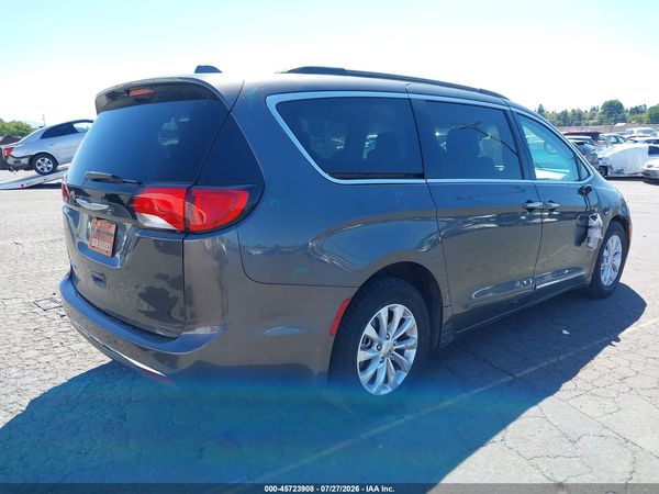 2017 CHRYSLER PACIFICA — I4