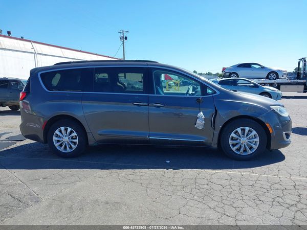 2017 CHRYSLER PACIFICA TOURING-L — I116