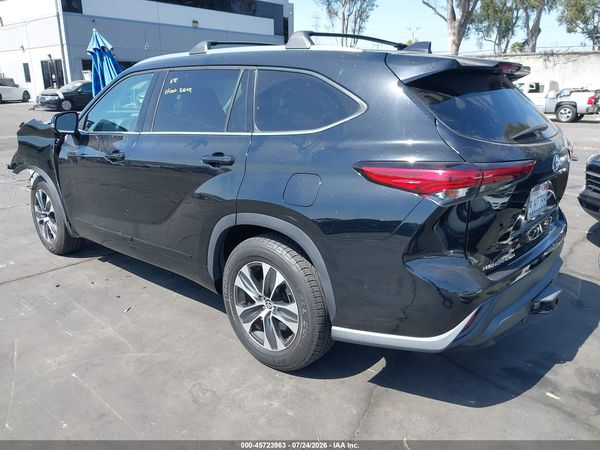 2020 TOYOTA HIGHLANDER XLE
