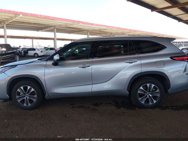 2021 TOYOTA HIGHLANDER XLE
