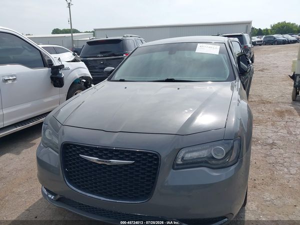 2017 CHRYSLER 300 LIMITED