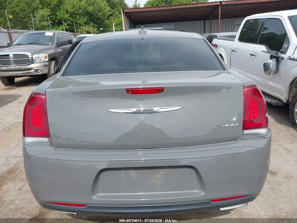 2017 CHRYSLER 300 LIMITED