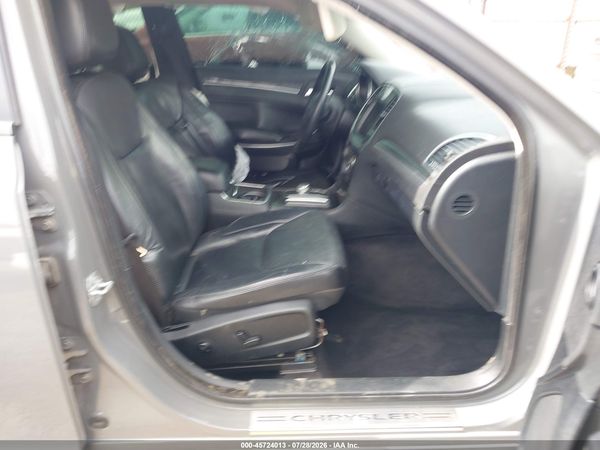 2017 CHRYSLER 300 LIMITED