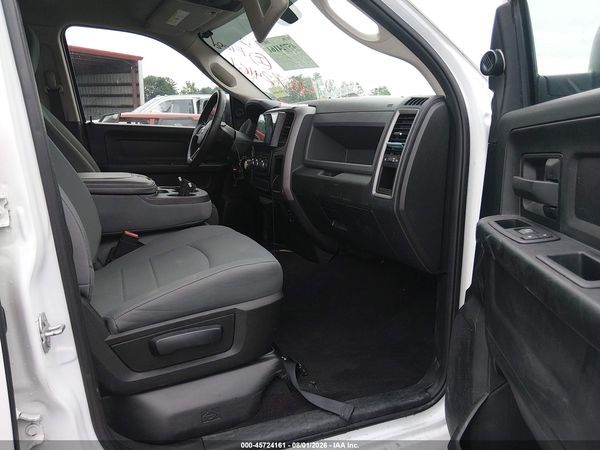 2018 RAM 1500 EXPRESS  4X4 6'4 BOX