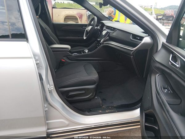 2025 JEEP GRAND CHEROKEE L LAREDO X 4X4
