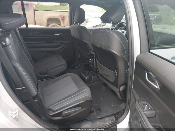 2025 JEEP GRAND CHEROKEE L LAREDO X 4X4