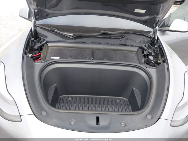 2025 TESLA MODEL Y