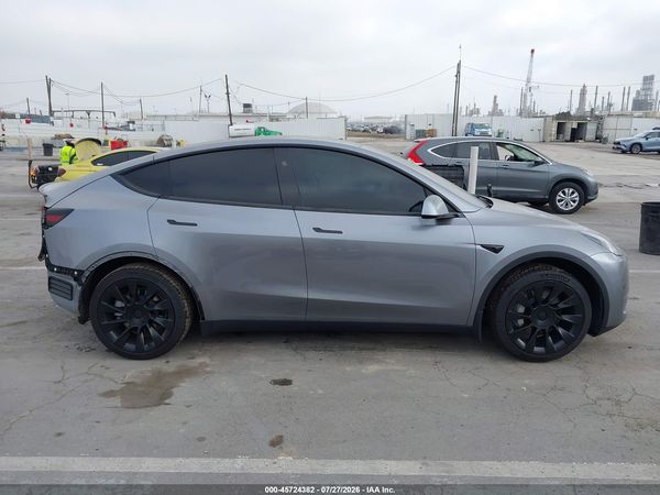 2025 TESLA MODEL Y