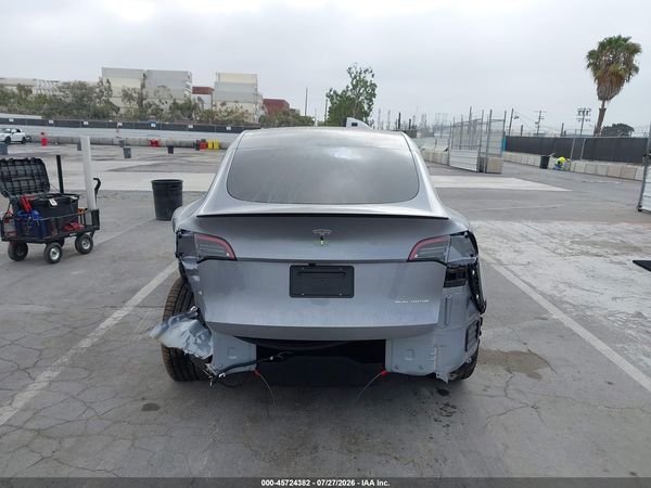 2025 TESLA MODEL Y