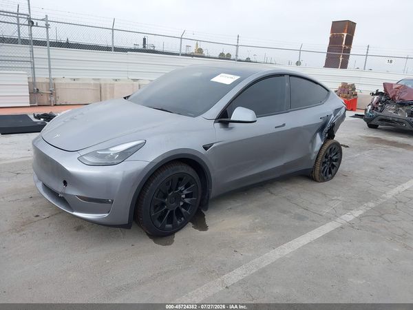 2025 TESLA MODEL Y