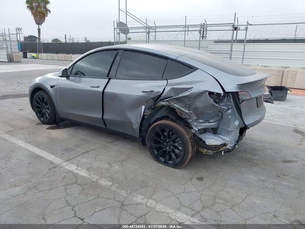 2025 TESLA MODEL Y