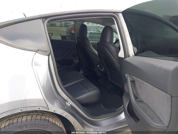 2025 TESLA MODEL Y