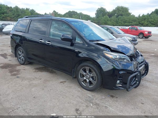2019 TOYOTA SIENNA SE — I1
