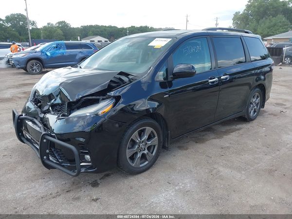 2019 TOYOTA SIENNA — I2