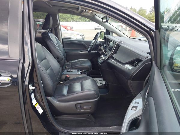 2019 TOYOTA SIENNA SE — I5