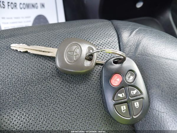 2019 TOYOTA SIENNA SE — I11