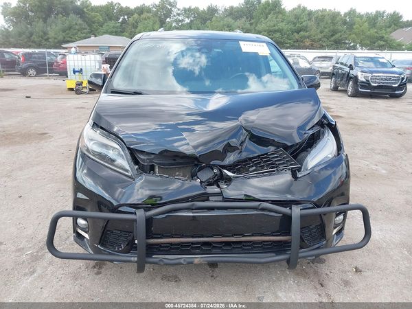 2019 TOYOTA SIENNA SE — I115