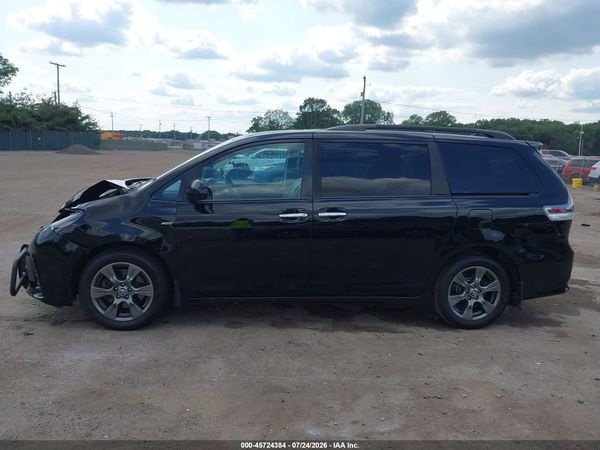 2019 TOYOTA SIENNA SE — I117