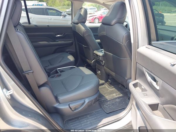 2025 TOYOTA GRAND HIGHLANDER PLATINUM